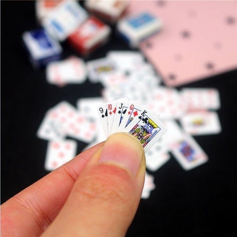 Prank Toys - 1 ชุดมินิไพ่โป๊กเกอร์น่ารัก Miniature เกมตลก Active บรรยากาศของเล่น