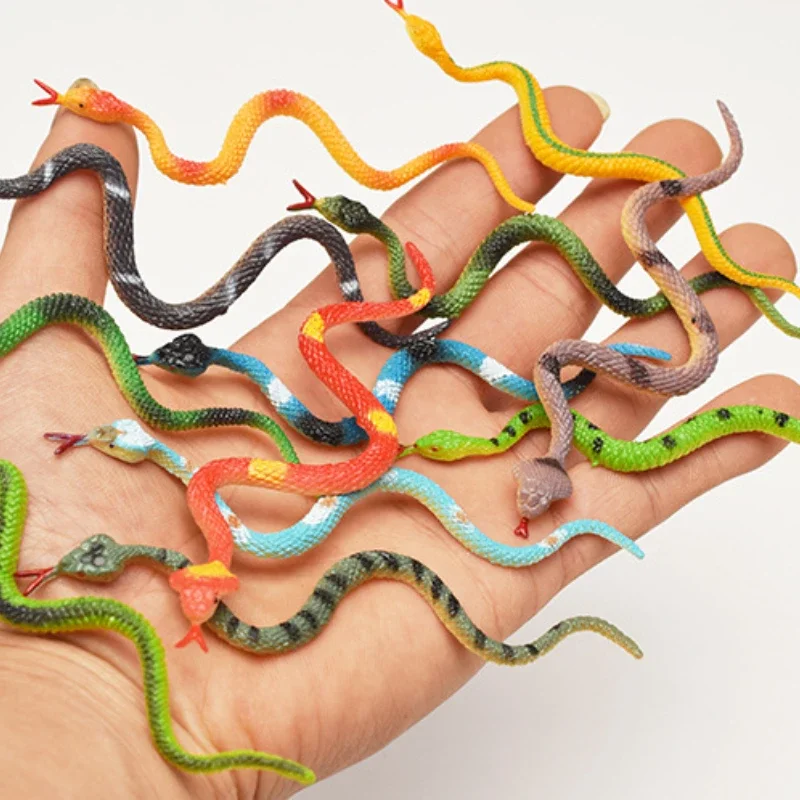 Prank Toys - 12ชิ้นของเล่นจำลองงูพลาสติกรูปแบบที่น่ากลัวงูตลกเด็กปิดปากตลกโปรดปรานของเล่นวันฮาโลวีนเสาเล่นตลกสำหรับตกแต่ง